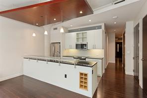 2600 W 7th Street - Photo 1