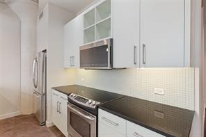 2600 W 7th Street - Photo 2