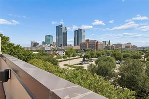 600 E Bluff Street - Photo 1