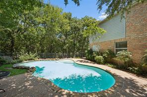 2401 Pinehurst Court - Photo 1