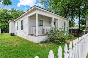 1012 Burnett Avenue - Photo 1