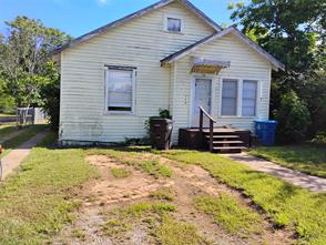 728 W Elm Street - Photo 1