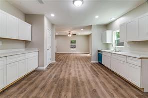 562 SW 1ST - Photo 6