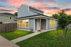 700 Hines Avenue - Photo 1