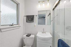 588 Pine Street - Photo 28