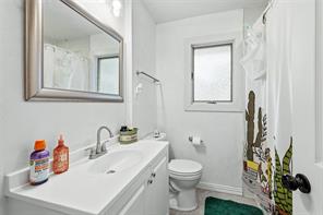 588 Pine Street - Photo 32