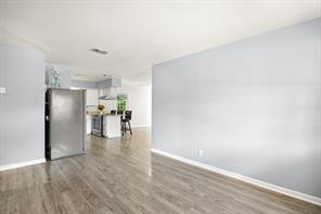 401 Langley Avenue - Photo 5