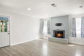 401 Langley Avenue - Photo 6