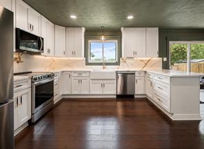 1289 S Waco Street - Photo 3