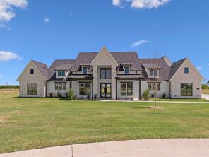 704 Cambridge Court - Photo 1