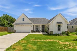 411 W Harwood Road - Photo 1