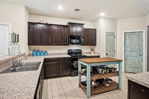 817 Hazels Way - Photo 10