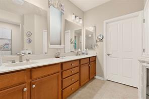 9801 Lindenwood Trail - Photo 19