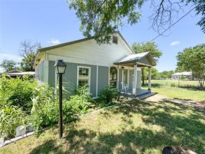 1402 Avenue A - Photo 1