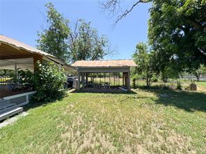 1402 Avenue A - Photo 31