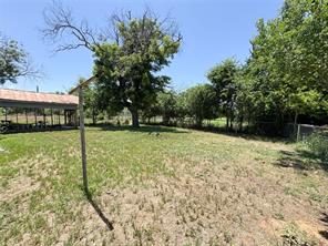 1402 Avenue A - Photo 32