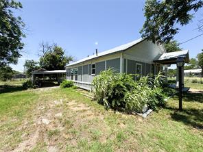1402 Avenue A - Photo 4
