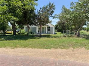 1402 Avenue A - Photo 5