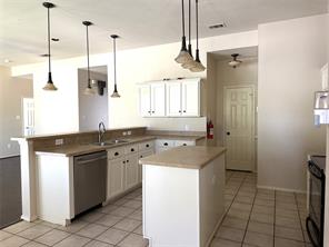 2406 Hillside Drive - Photo 3