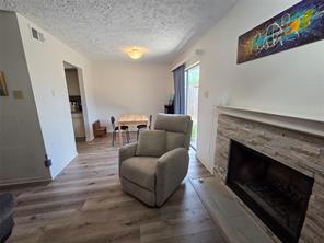 1402 S Carrier Parkway - Photo 14