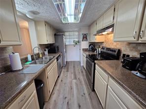 1402 S Carrier Parkway - Photo 16