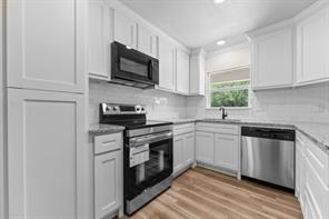 4128 Hillcrest Drive - Photo 3
