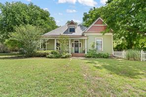 320 E Franklin Street - Photo 1