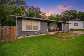 1307 N Gaines Street - Photo 2