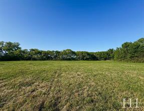1389 McConnell Road - Photo 2