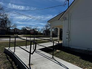 647 W W Washington Street - Photo 2