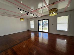 647 W W Washington Street - Photo 3