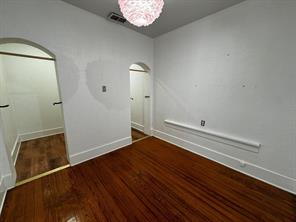 647 W W Washington Street - Photo 4