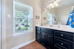 16810 Valley View - Photo 25