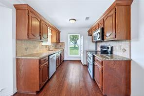 16810 Valley View - Photo 28
