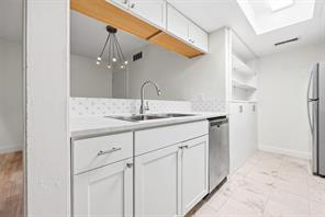12824 Midway Road - Photo 15