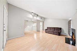 12824 Midway Road - Photo 4
