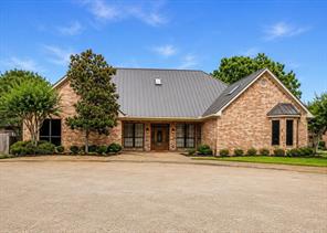 706 Park Place Drive - Photo 1