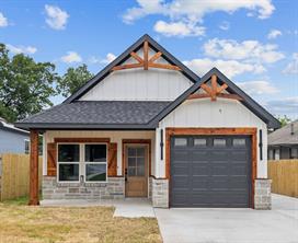 1004 W Broadus Avenue - Photo 1