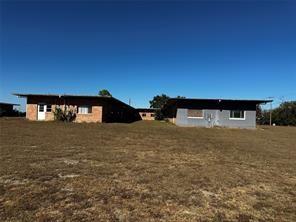 5020 Sayle Street - Photo 2