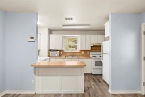 521 Hilltop Drive - Photo 6