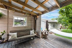 405 Pecan Street - Photo 13