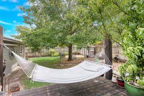 405 Pecan Street - Photo 14