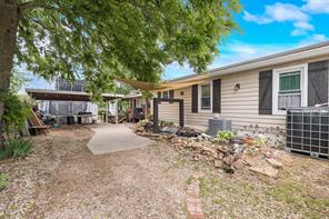 405 Pecan Street - Photo 16