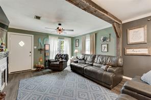 405 Pecan Street - Photo 3
