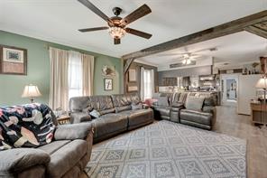 405 Pecan Street - Photo 4