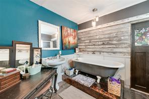 405 Pecan Street - Photo 9