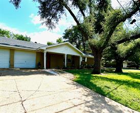 307 E 5th Street - Photo 2