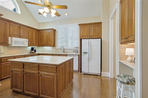 6404 Creekside Drive - Photo 11