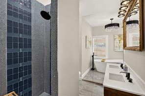 702 W Spring Street - Photo 13