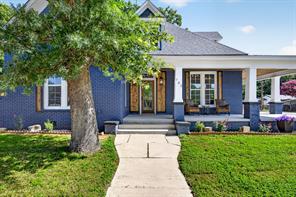 702 W Spring Street - Photo 2